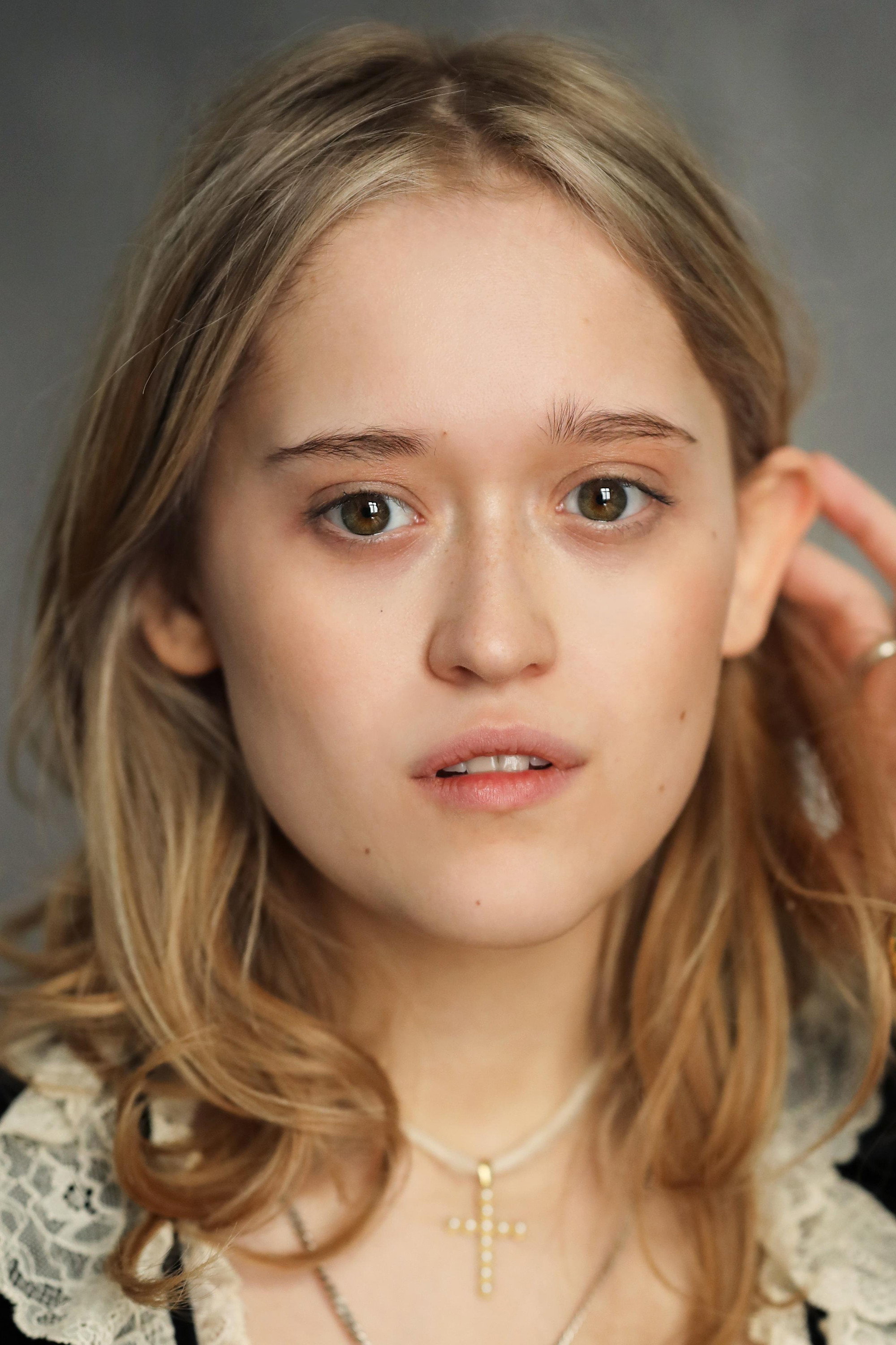 Freya Hannan-Mills as Nina in Swimming Home