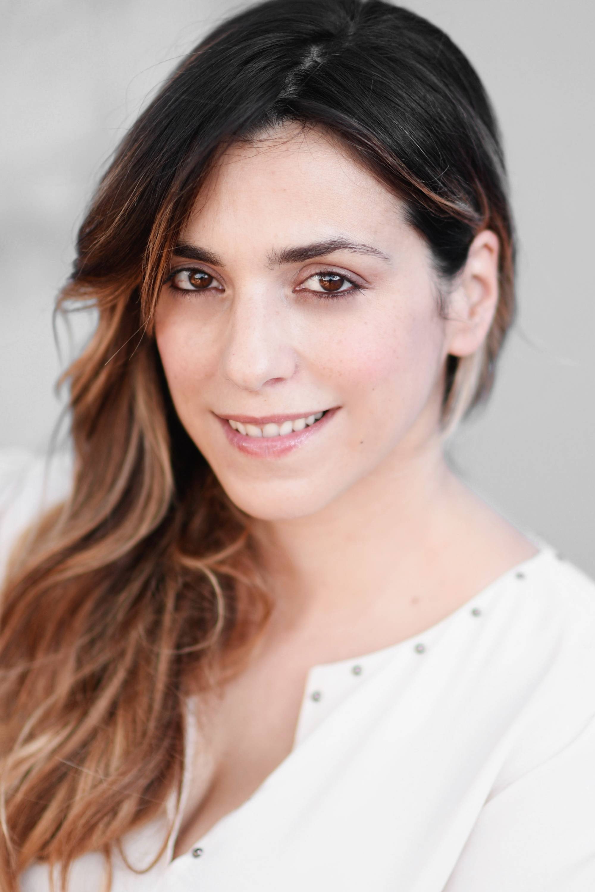 Emanuela Mascherini as Aurora in Offline