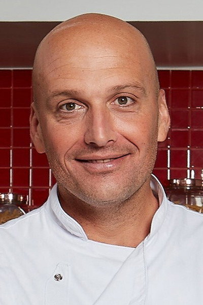 Giuseppe Gerundino as Self - Judge in Bake Off Brasil: Mão na Massa