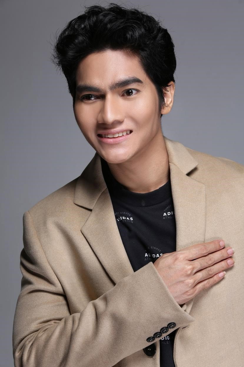 Satria Mulia as M. Rasjidi in Moonrise Over Egypt