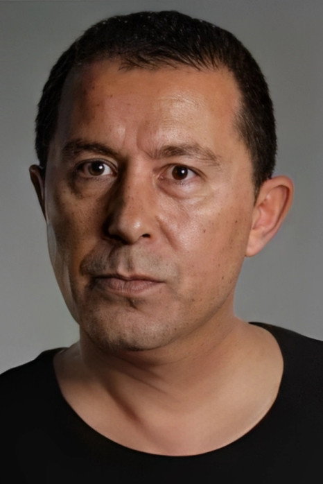 Tuncay Kaynak as Hakim in Nalan