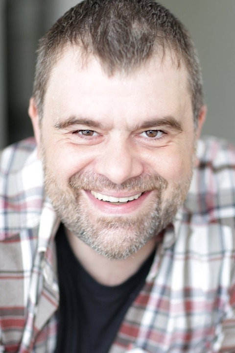 François Hauteserre as Raymond in À la Mode