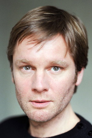 Kai Ivo Baulitz as Martin Lauenstein in Stars Above Us