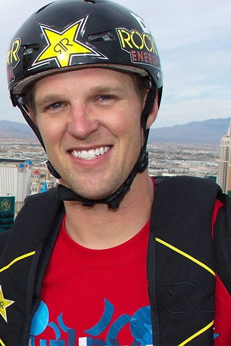Erik Roner as Self / Ski BASE Jumper in Whitebook