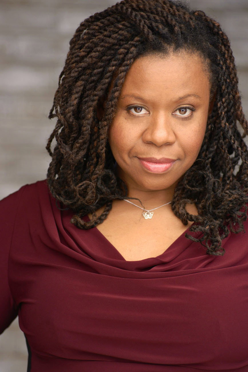 Cat Hammons as Cate in Christmas at Mistletoe Manor