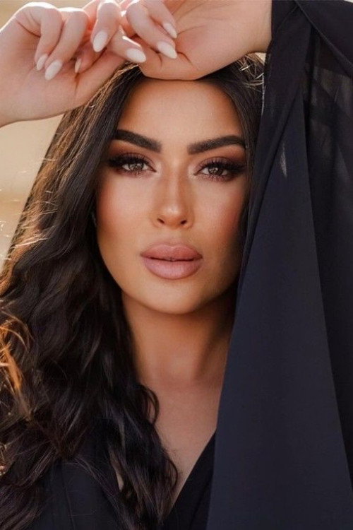 Myrna Nour El Din as كناريا in Fahd El-Batal