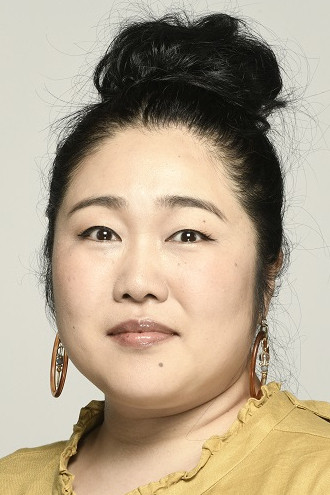 枝元萌 as Momoe Banba in Mom, Is That You?!