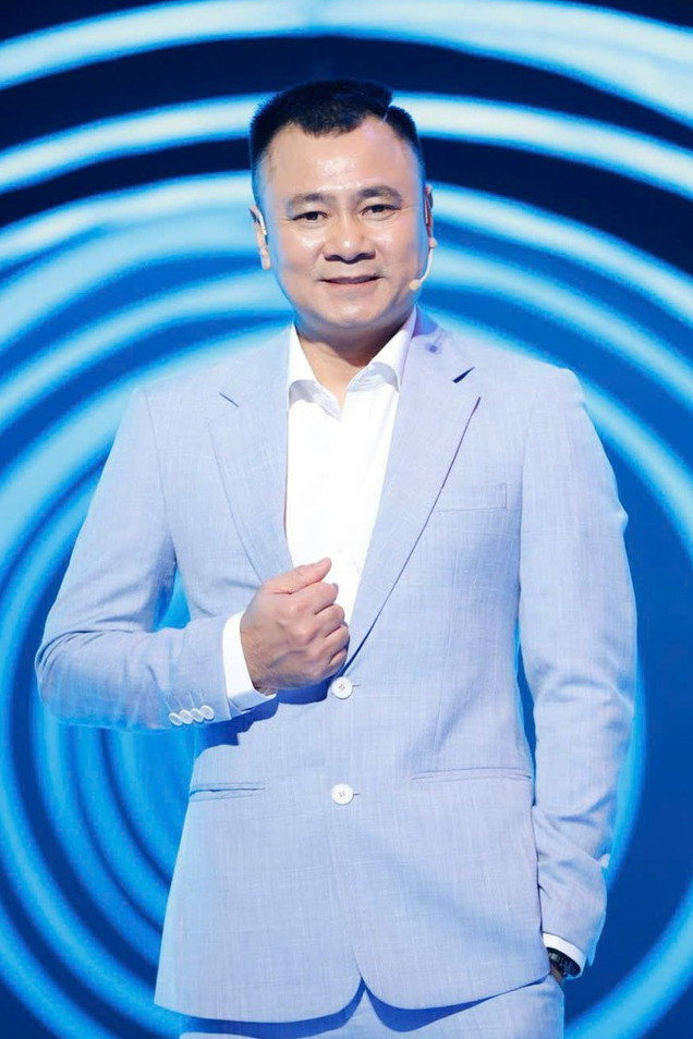 Tự Long as Self in Ơn Giời Cậu Đây Rồi!