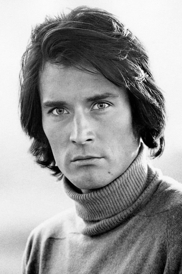 Stephen Forsyth as Steve Blaine in In a Colt's Shadow