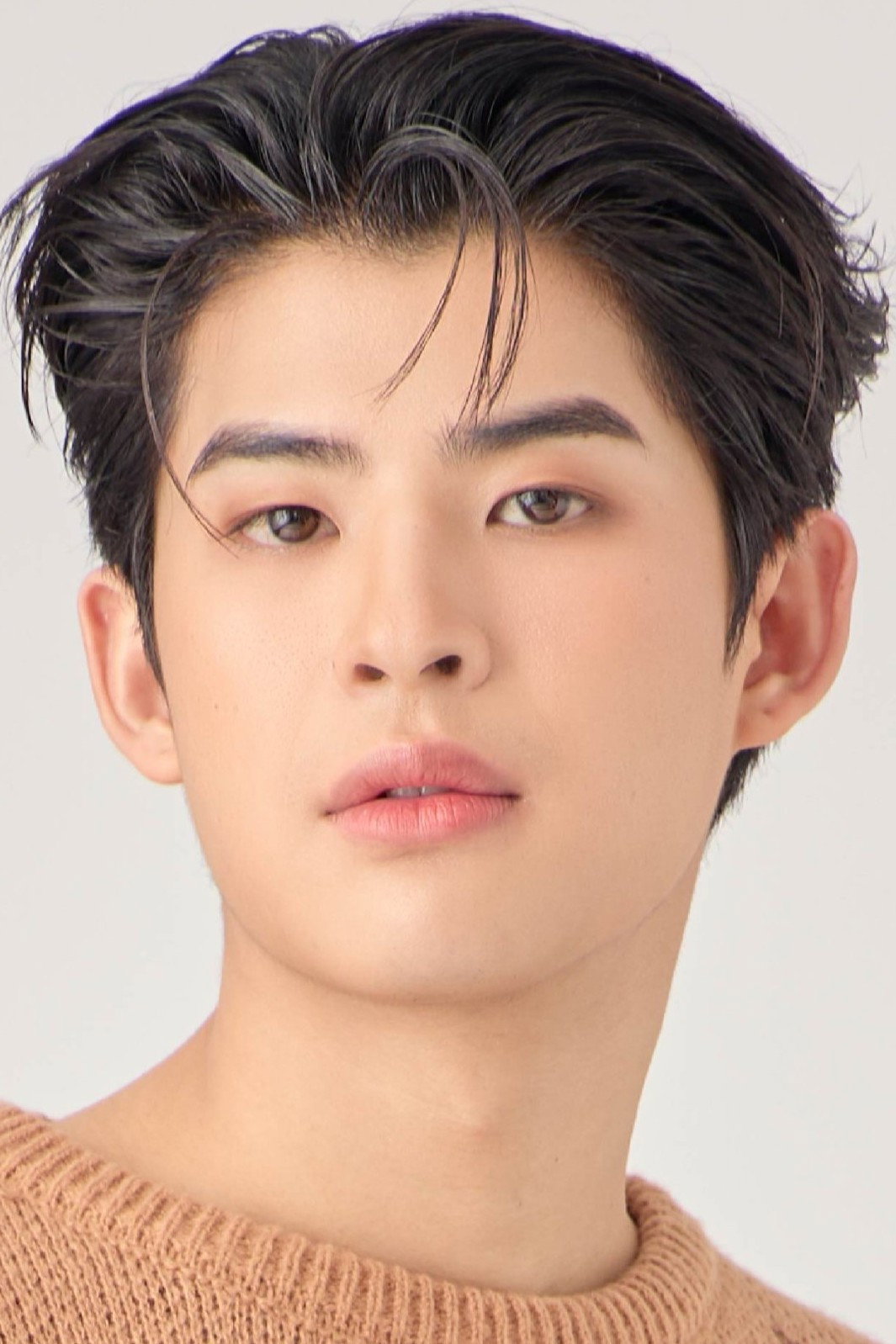 ภาคิน คุณาอนุวิทย์ as Tiwson in My School President