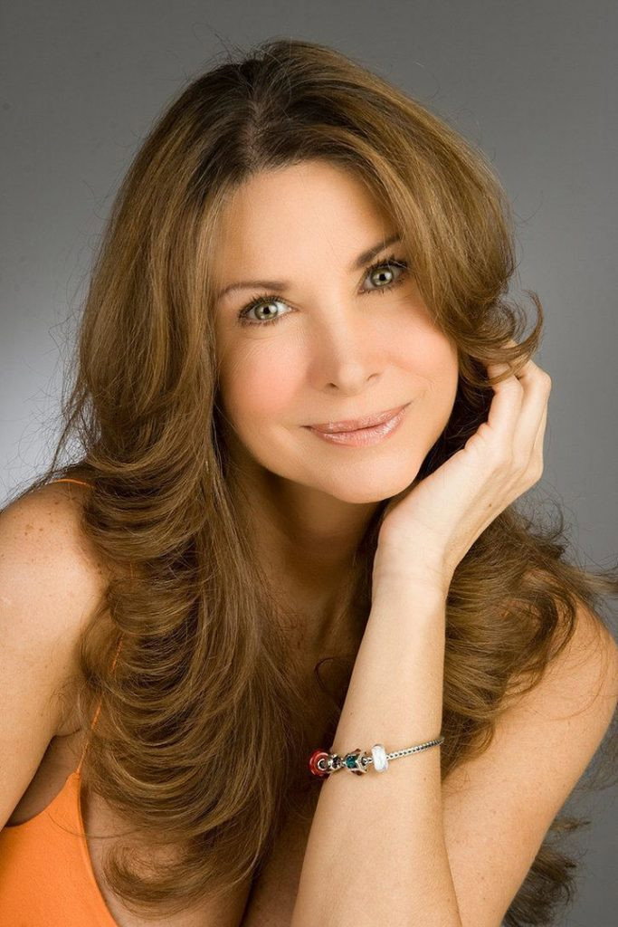 Fedra López as Pastora Lara-Portillo de Santamaría / Ilis Lara-Portillo in El Desprecio