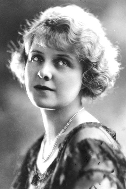 Diana Allen as 'Dot' Maxwell in The Face at Your Window