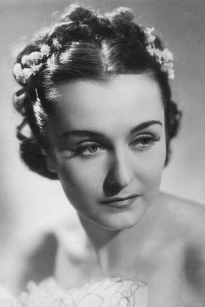 Hana Vítová as Helena in Štěstí pro dva