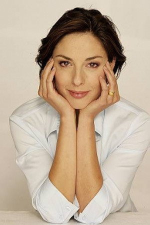 Sabrina White as Mareike Monk in Fünf Sterne