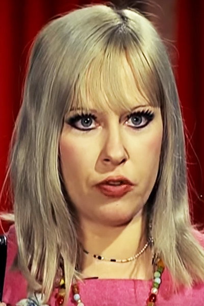 Ρίτα Μπενσουσάν as Martha in The Swamp