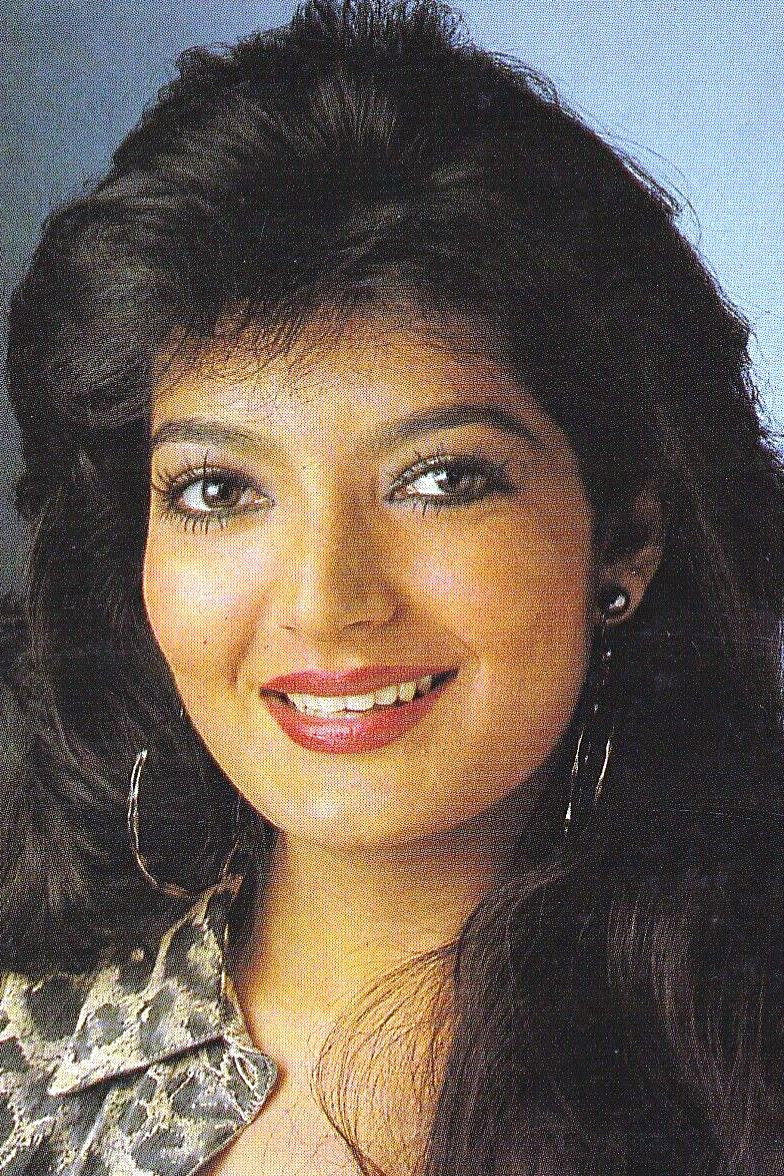 Sonu Walia as Uma Singh in Pratikar