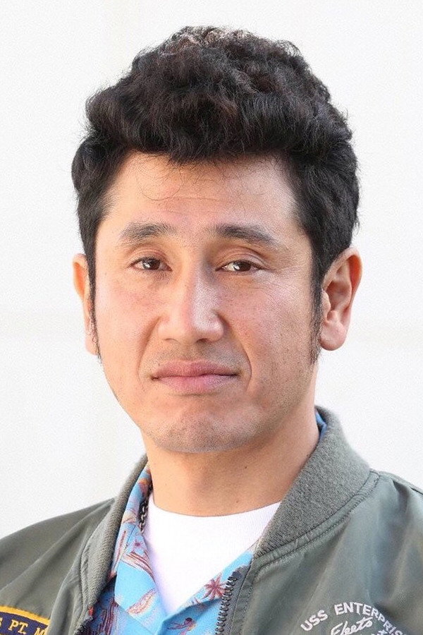 渋川清彦 as Ryu Kanayama in Inheritance Detective