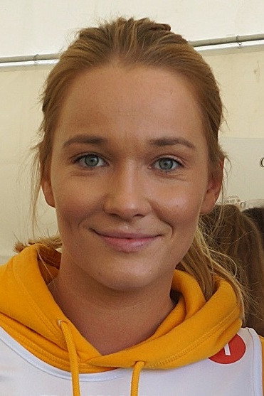 Joanna Balasz as Lidia Grześkowiak, córka Pawła, policjantka w KSP in Sins of the Fathers