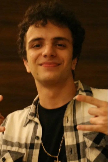 André Reis as André Reis in 2023 - A Série - O Filme