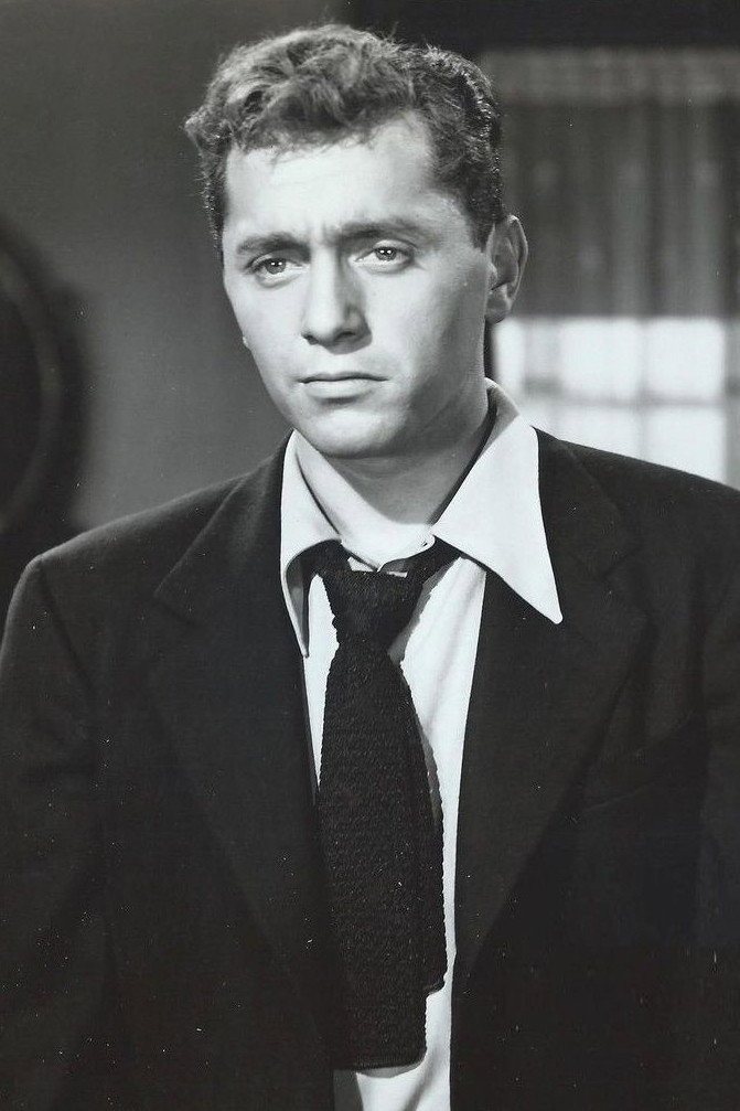 Leo Penn as Doc in Sixth and Main