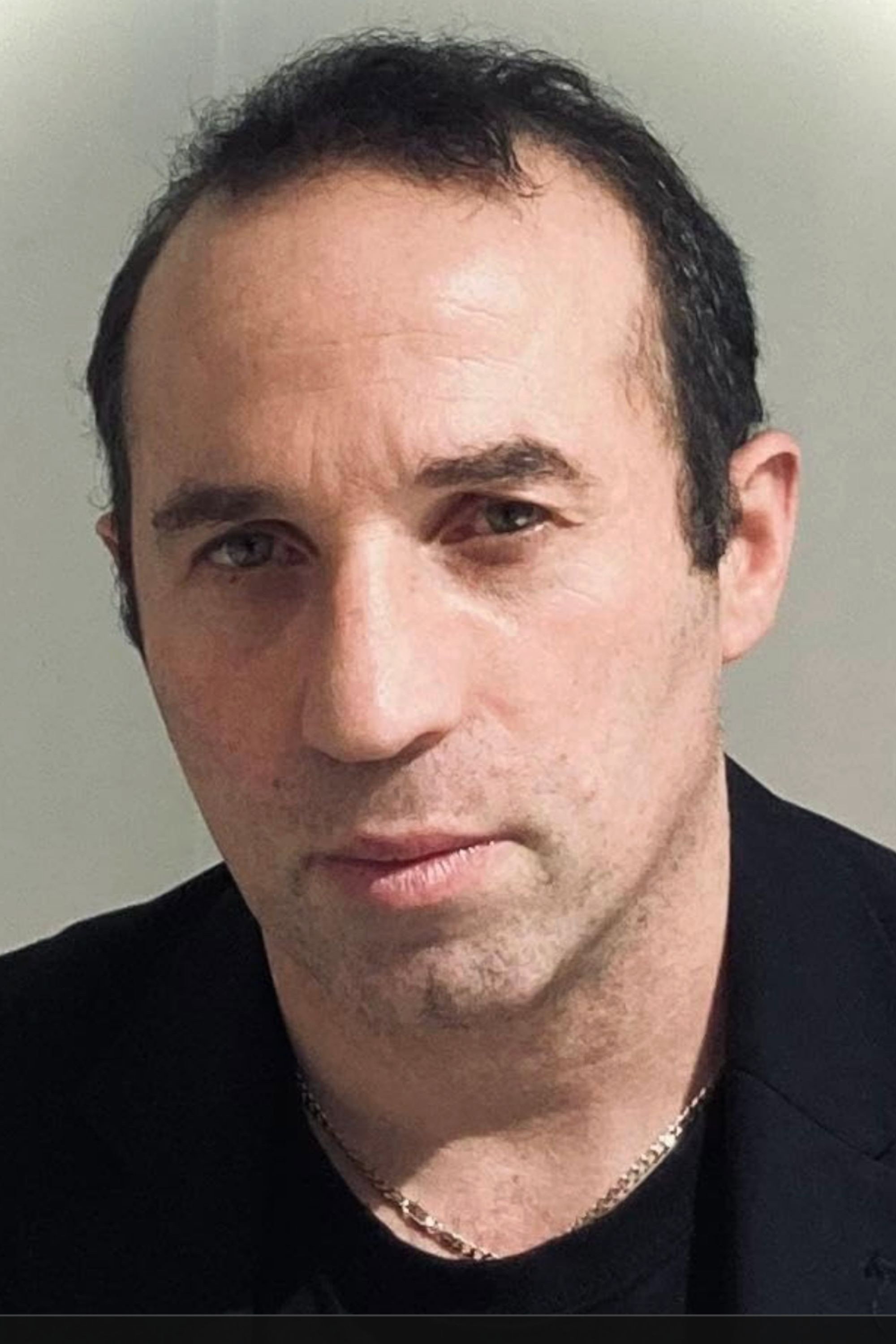Dimitrios Pantos as Lukas in Shadow Errand