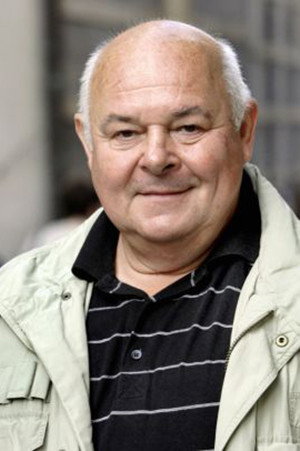 Klaus-Jürgen Steinmann as Erwin Kopelke in Hannes