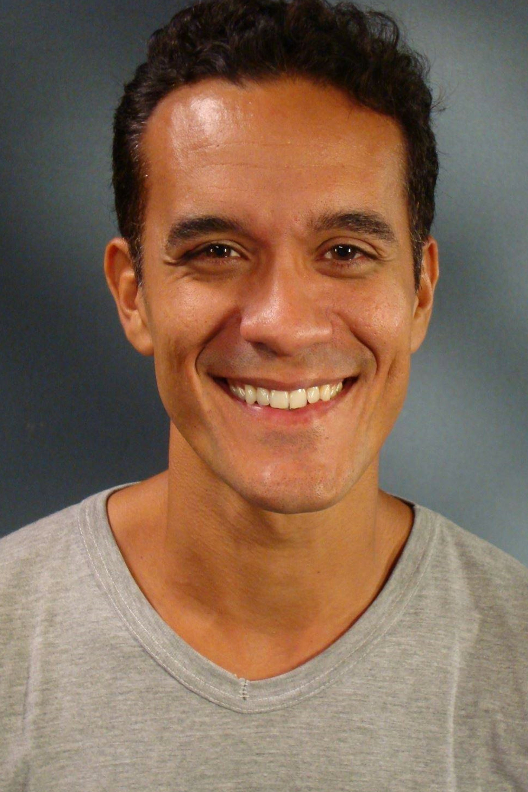 Bruno Pêgo as Caio in A Pelada