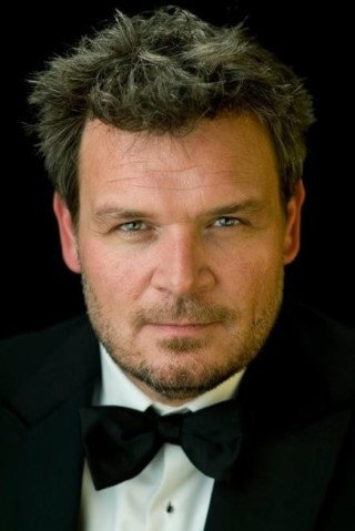 Yorick van Wageningen as The Guv in The Chronicles of Riddick