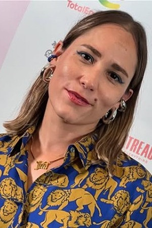 Mariana Monclova as Susana in El Chata