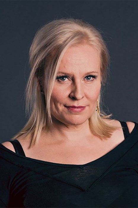 Heli Sutela as Johanna in Hyväveli