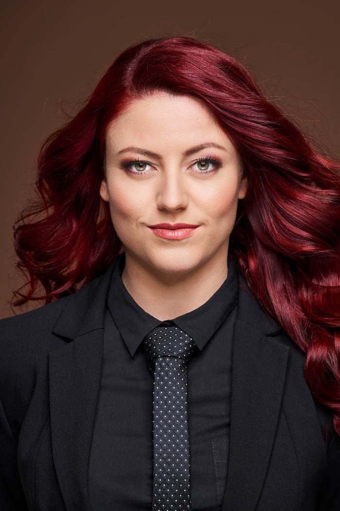 Tahnee Schaffarczyk as Self - Host in Limbus – Zur Hölle mit Tahnee