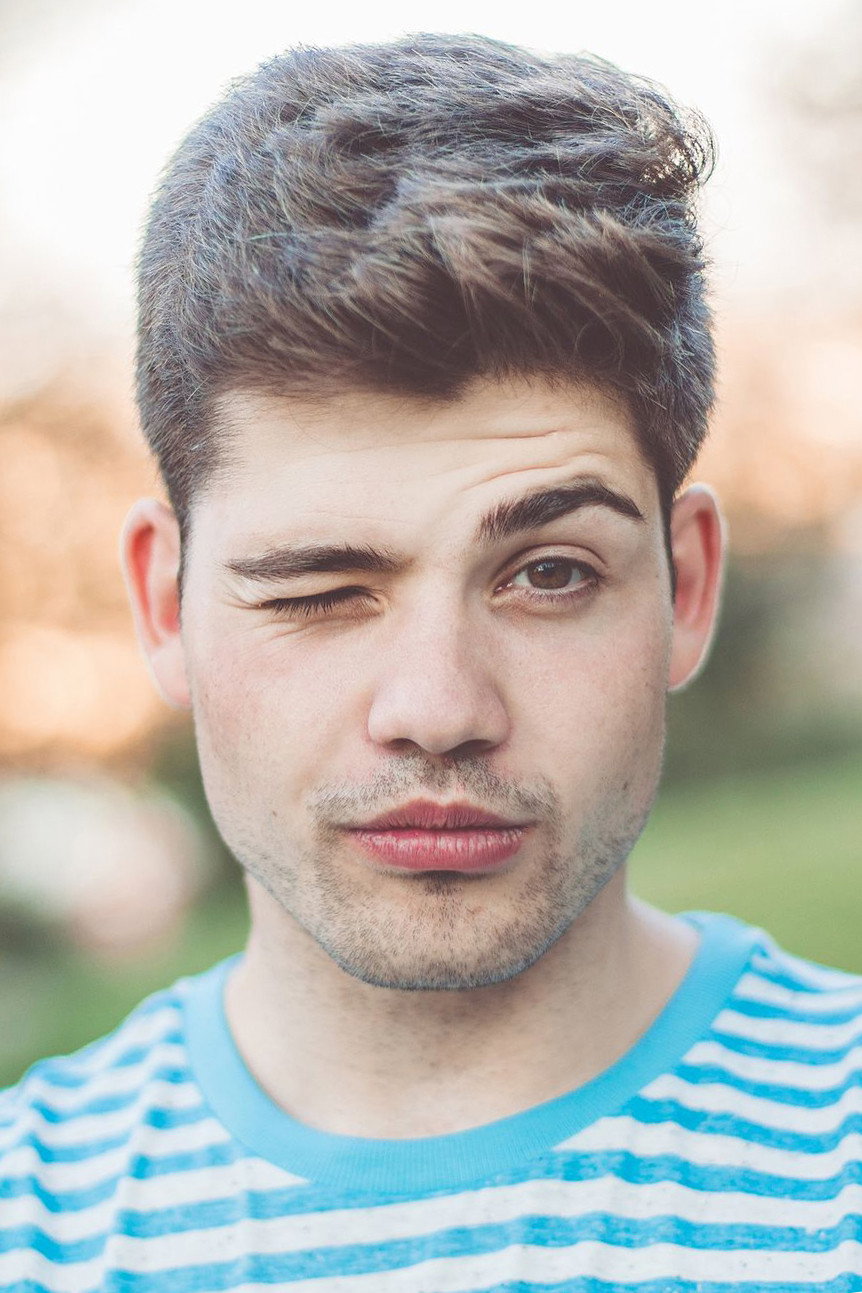 Robert Cejnar as Tomáš in Stáří není pro sraby