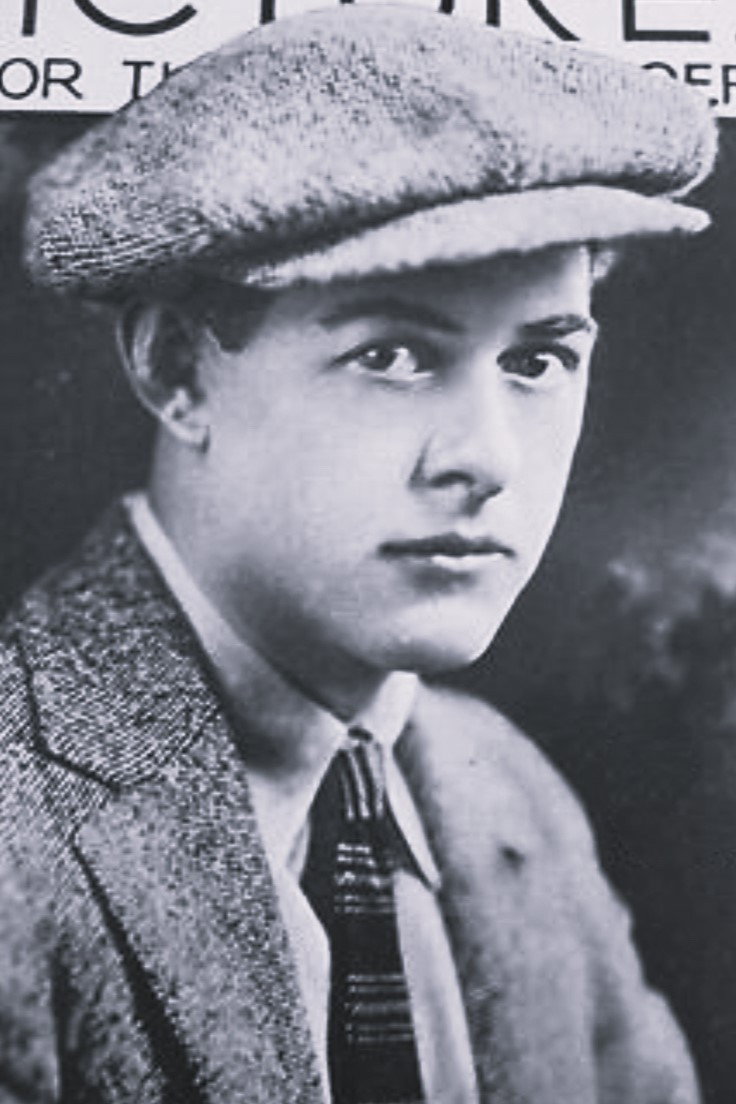 Raymond Cannon as Crandall Park in Nobody Home