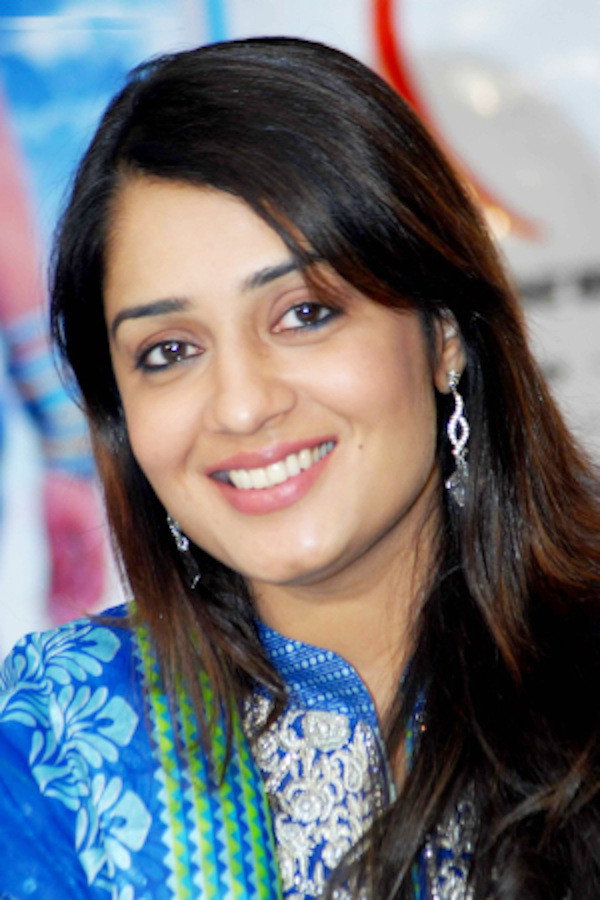 Nikita Thukral as Indhu in Chatrapathy
