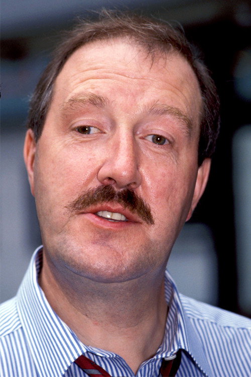 Gorden Kaye as Frank Broadhurst in Codename Icarus