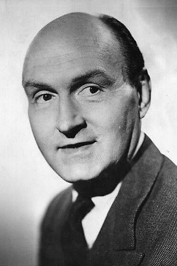 Maurice Denham as Augustus Merridew in Fresh Off the Boat