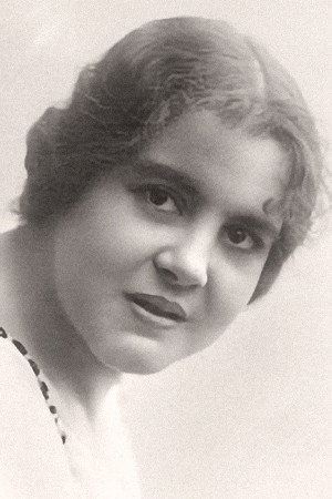 Cremilda de Oliveira as D. Maria das Dores in A Garça e a Serpente