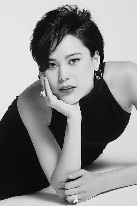 Ariane as Lin in Skin Art