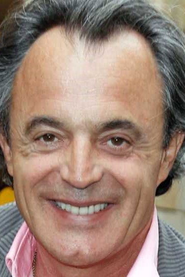 Marc Rioufol as Henri in Dans ma peau