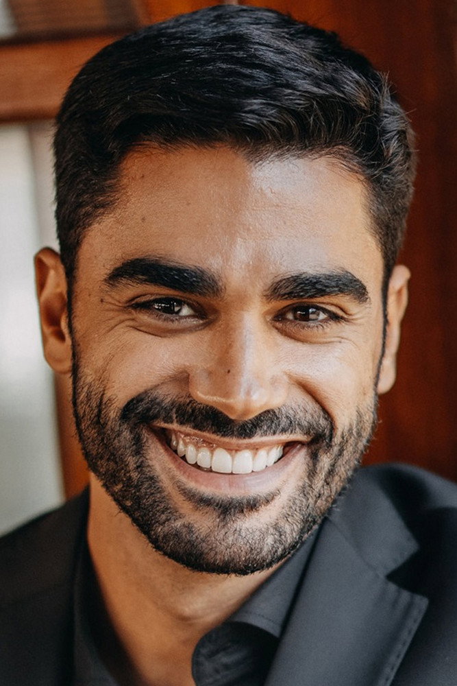 Duarte Gomes as Tiago Maia in Offline