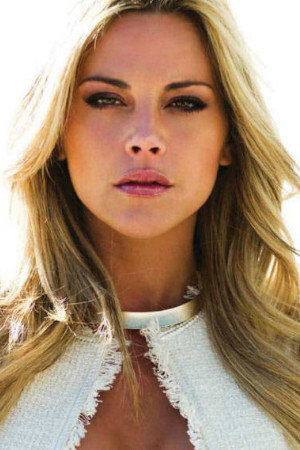 Oceana Basílio as Clara Rodrigues in Welcome to Beirais