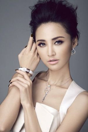 张歆艺 as Cui Xiaohong in Uncle