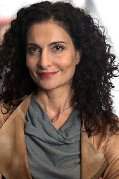 Proschat Madani as Leyla in Das zweite Leben