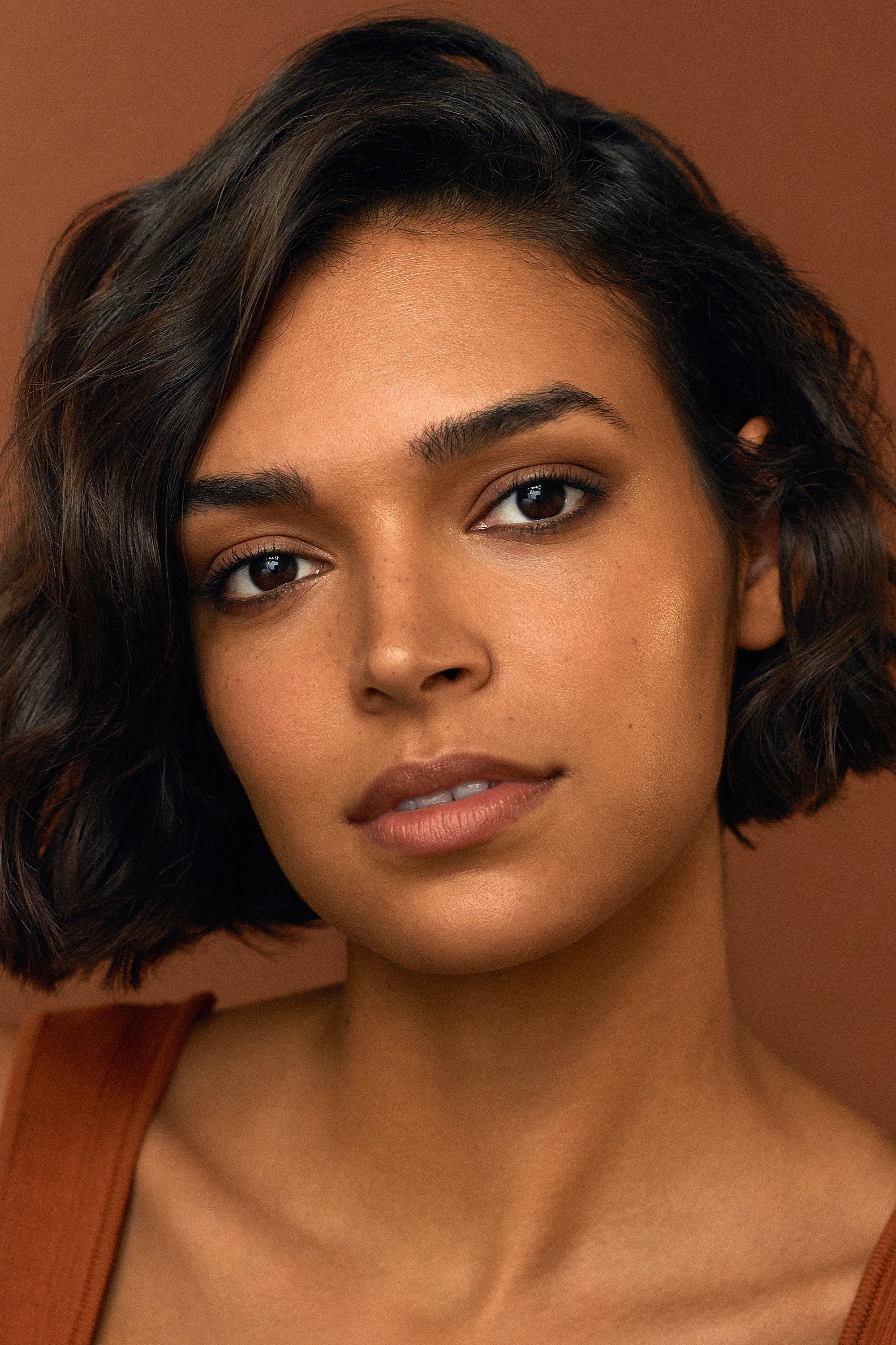 Jordan Alexandra as Genny in Hotel Costiera