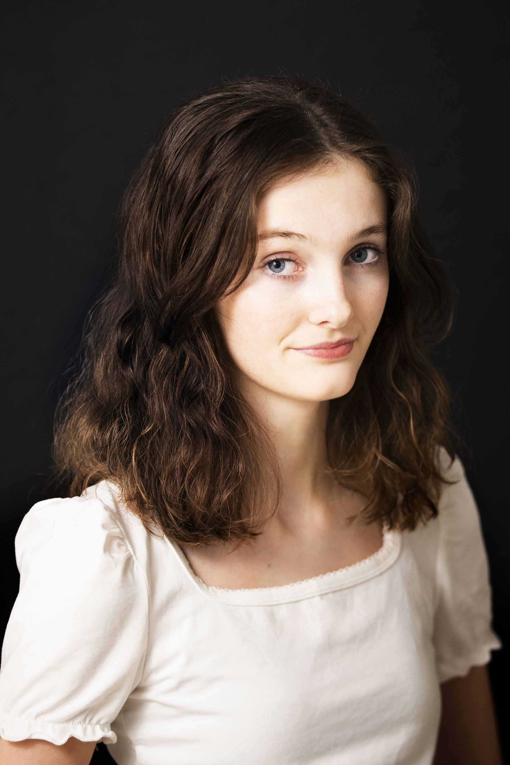 Davida McKenzie as Simone in Klara and the Sun