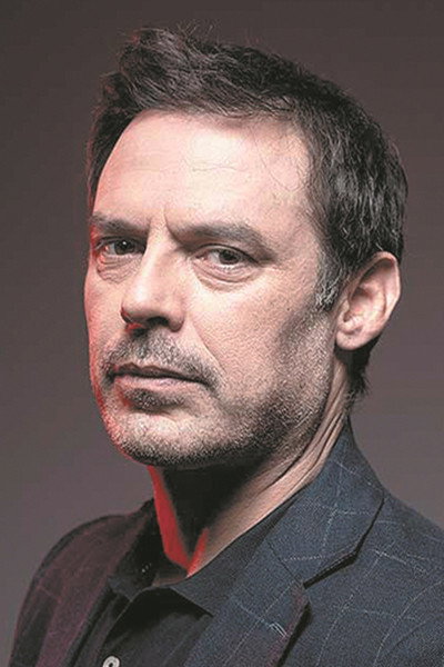 Κώστας Κάππας as Πάρης in Coupling