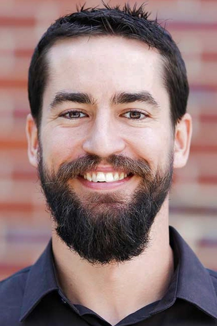 Erik Curtis as Self - Carpenter in Instant Dream Home