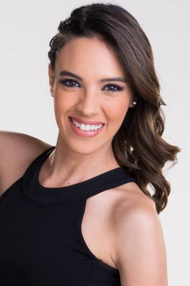 Nuria Gil as Camila in Ladies Mafia