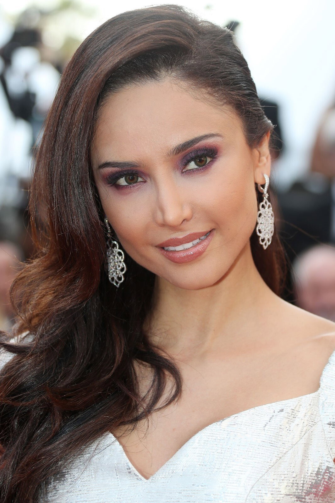 Gloria Contreras as Lona in The Lady