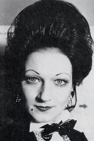 Imogen Claire as Dorothy Trent in The Lair of the White Worm